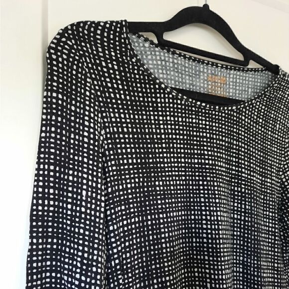 APT 9 Basket Weave Scoopneck Elbow Length Sleeves Navy and White - Picture 3 of 8